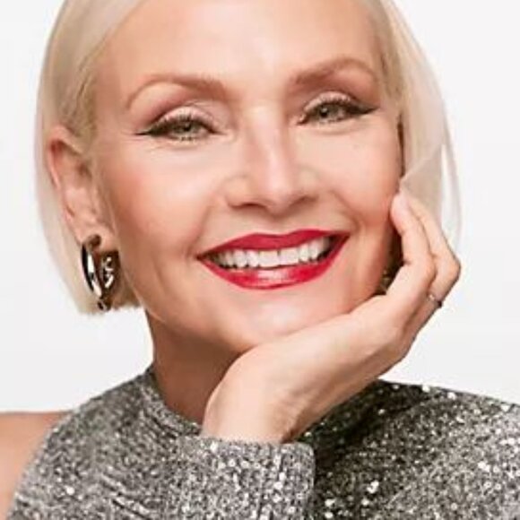 Clinique Dramatically Different Lip- 'Red Alert' - New No Box - Picture 5 of 5